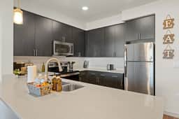 2BR Tempe Oasis | King Beds, Pool, Gym, DT Tempe