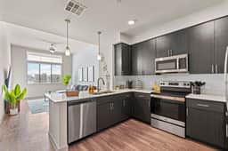 Luxe Desert Retreat | Pool, Hot Tub, Gym, Parking!