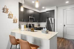 Luxury Tempe 1BR | Pool, Hot Tub, Gym, King Bed