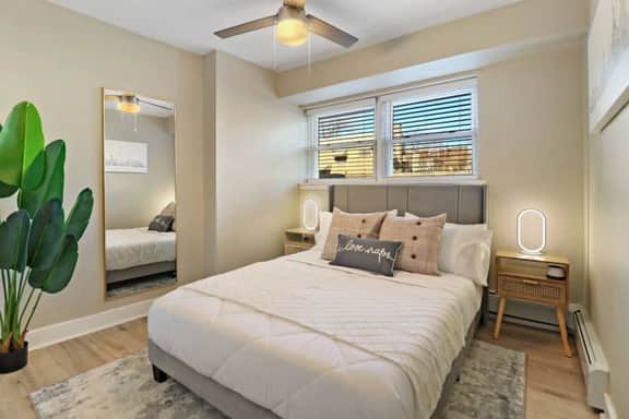2BR Chicago Escape | 20 min DT, Parking, Laundry