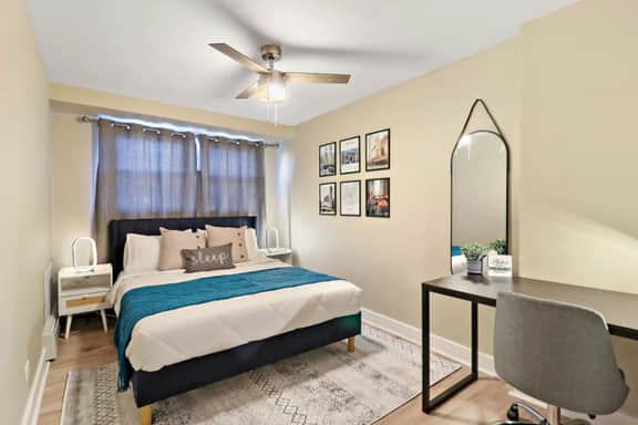2BR Chicago Escape | 20 min DT, Parking, Laundry