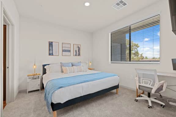2BR Desert Getaway | Pool, King Beds, Hot Tub, Gym