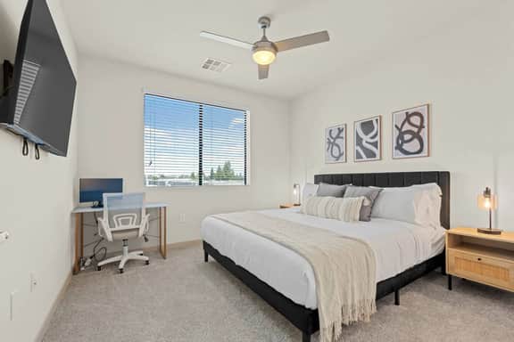 2BR Desert Getaway | Pool, King Beds, Hot Tub, Gym