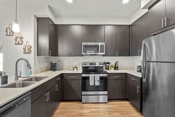 Cozy 1BR | Mountain Views, Pool, Hot Tub, King Bed