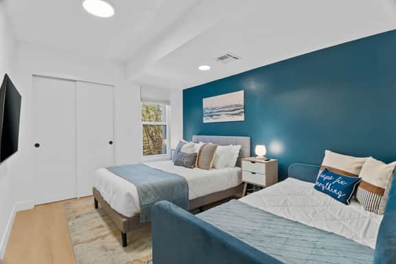 Desert Oasis Townhome | Mountain View, Foosball