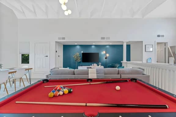 Lux Desert Oasis | Pool Table, Parking, Location