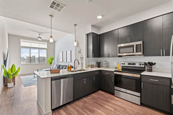 Luxe Desert Retreat | Pool, Hot Tub, Gym, Parking!