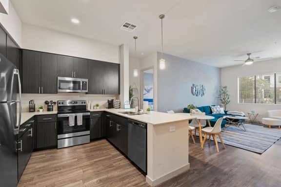 Luxury 2BR: King Beds, Pool | Near DT Tempe & ASU
