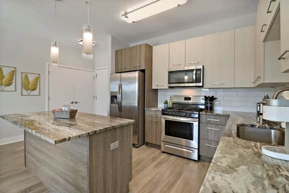 River Views 2BR Haven | Pool, Gym, Pickleball