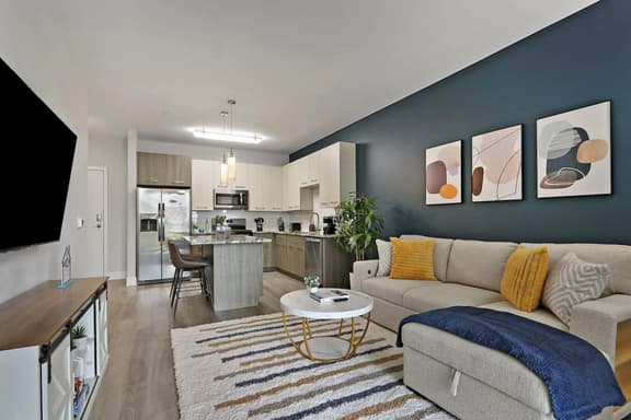 Naperville Getaway | 1BR w/ Pool, Gym & More!