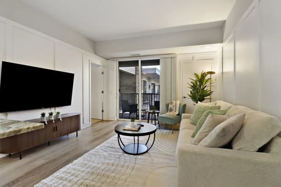 Cozy 2BR Escape | Pool, Gym, Sauna, Pickleball & More!